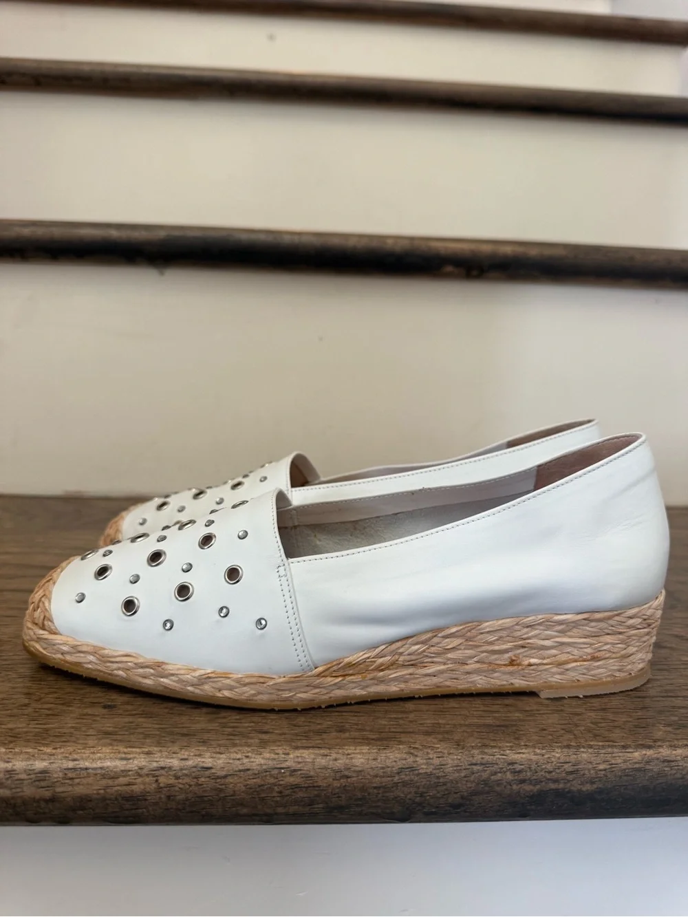 Stuart Weitzman Vintage White Studded Leather Slip On Espadrilles 6.5 M